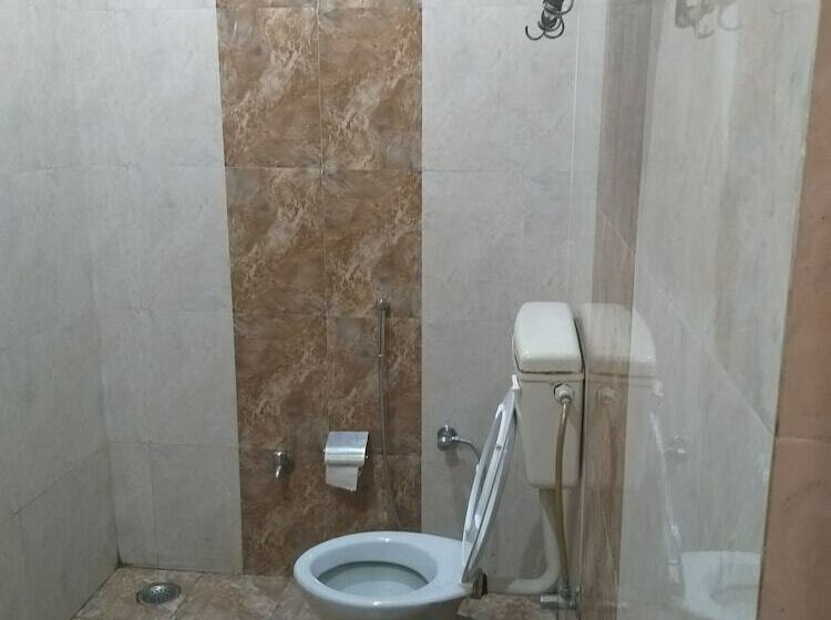 اتاق خانوادگی, Dwivedi Hotels Hotel Elena