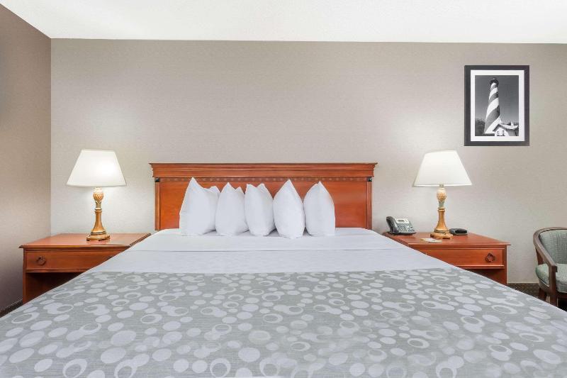 豪华房间, Four Seasons Hotel Kuwait At Burj Alshaya