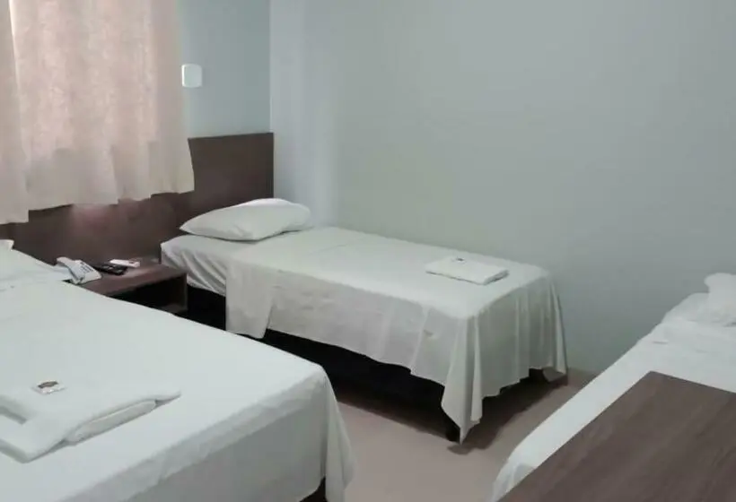 デラックスの４人部屋, Plaza Pontes E Lacerda