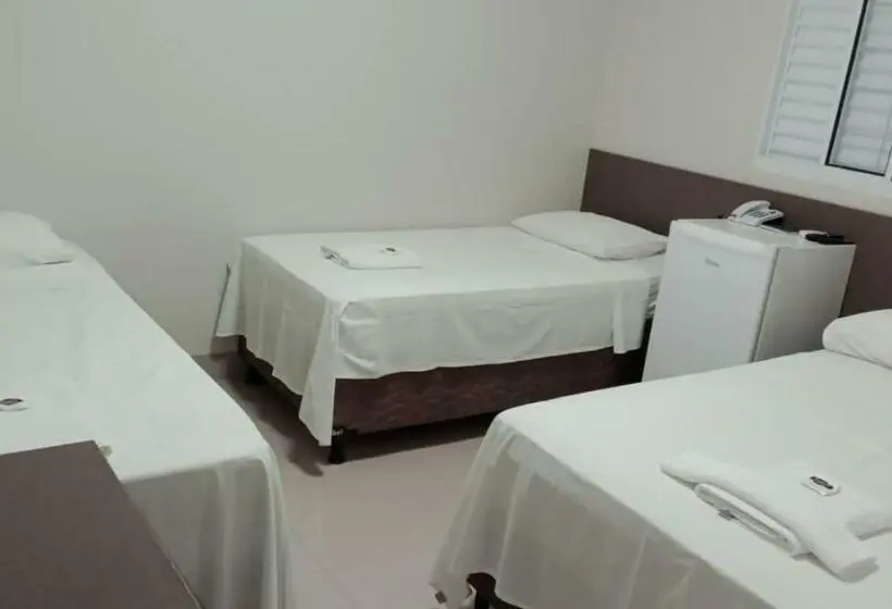 デラックスの４人部屋, Plaza Pontes E Lacerda