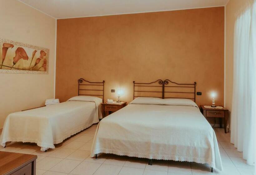 4인용 스탠다드 룸, San Raffaele Hotel Restaurant & Resort