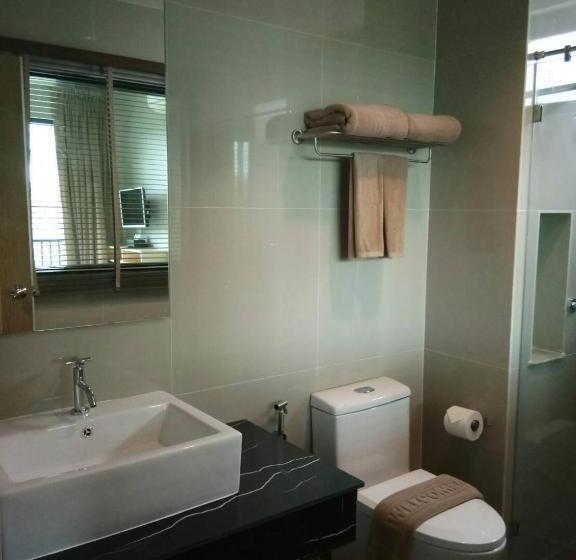 غرفة قياسية سرير كينج, Riverawan