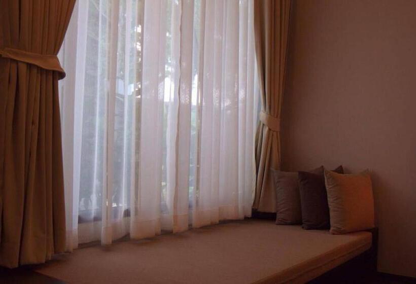 デラックスルーム, Paklop Resort