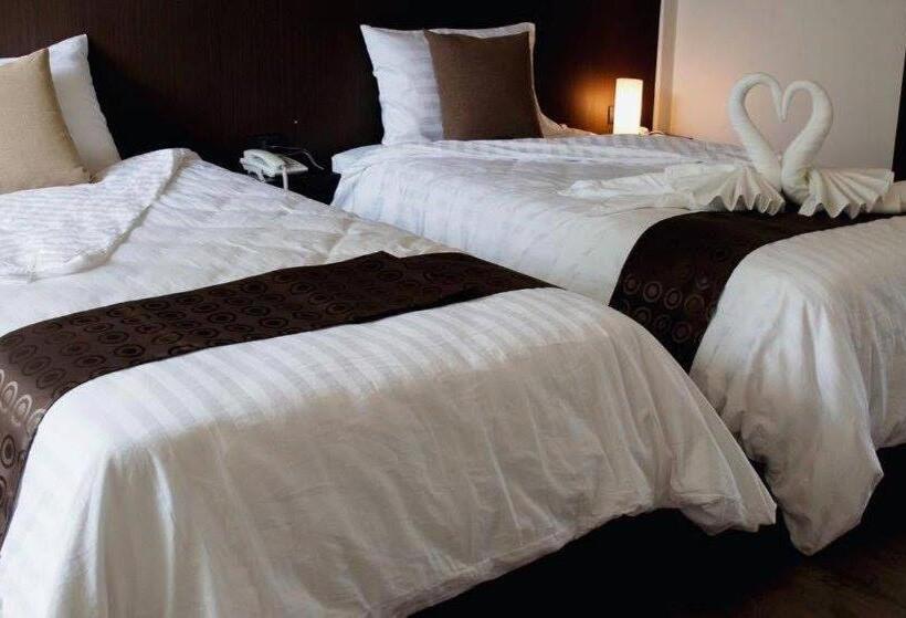 デラックスルーム, Paklop Resort