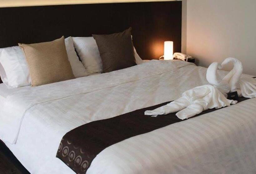 スタンダードスタジオ, Paklop Resort