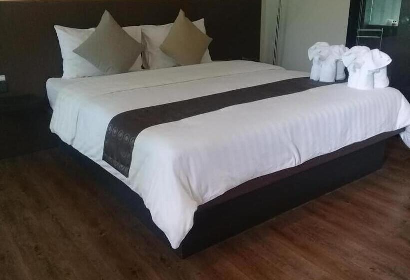 スタンダードスタジオ, Paklop Resort