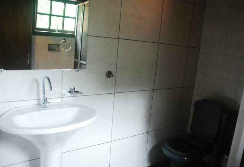 Кровать в Общей Комнате, Samblumba Hostel Trindade