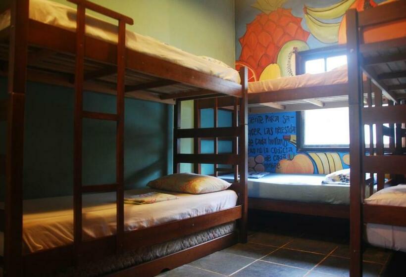 共用房间的床, Samblumba Hostel Trindade