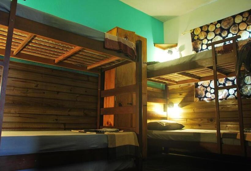 共用房间的床, Samblumba Hostel Trindade