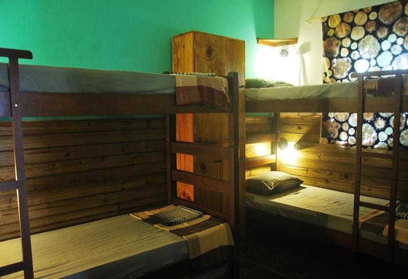 共用房间的床, Samblumba Hostel Trindade