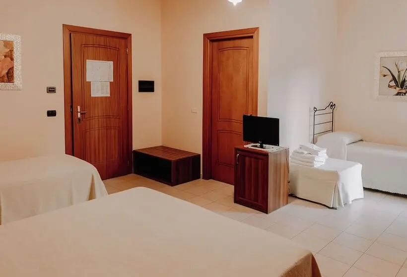 スタンダード４人部屋, San Raffaele Hotel Restaurant & Resort