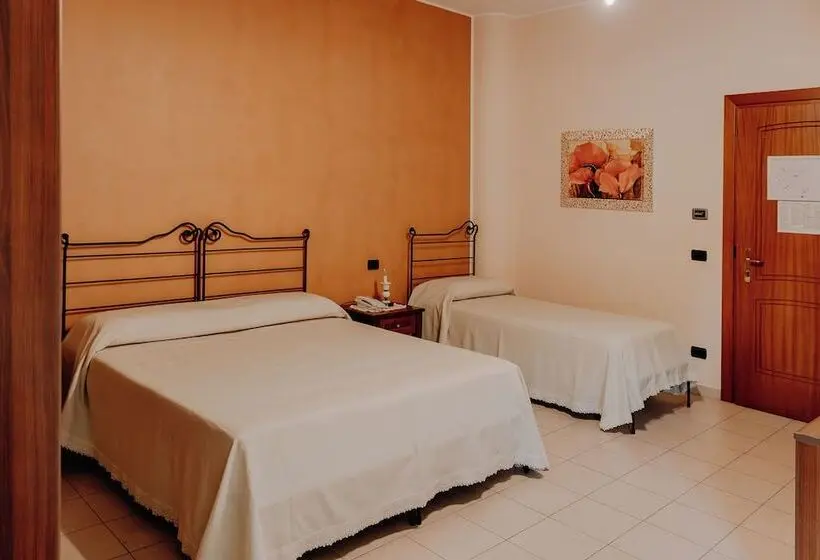 スタンダード４人部屋, San Raffaele Hotel Restaurant & Resort