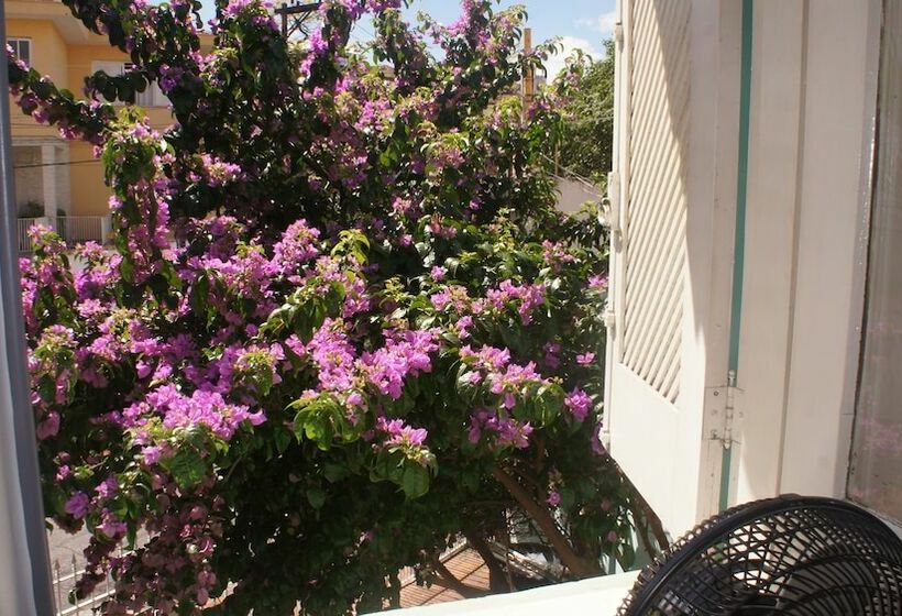 Suite Familiare, Share Guest Hostel