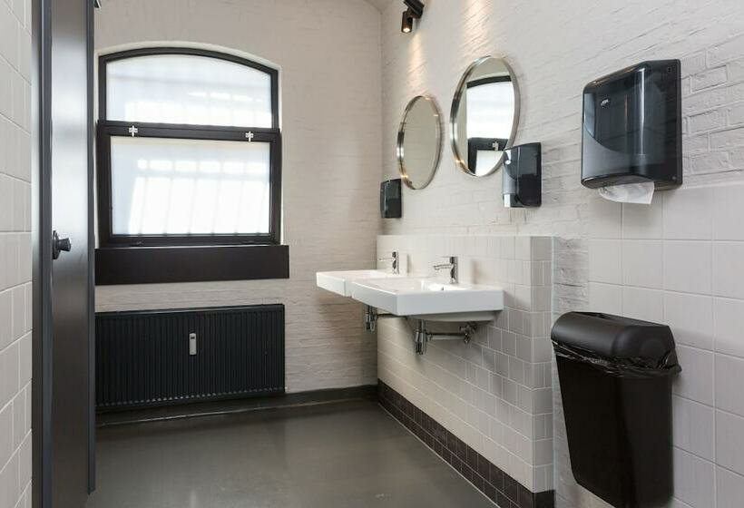 غرفة قياسية حمام مشترك, Alibi Hostel Leeuwarden