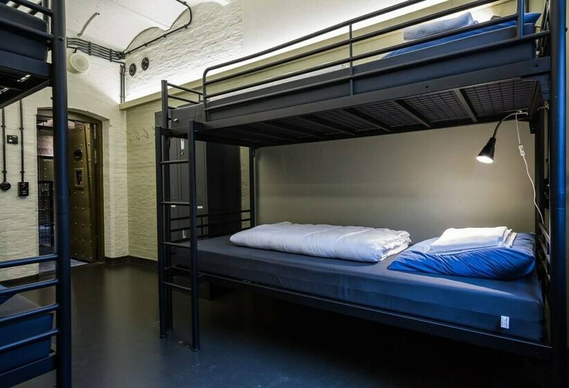 标准四人间共用浴室, Alibi Hostel Leeuwarden