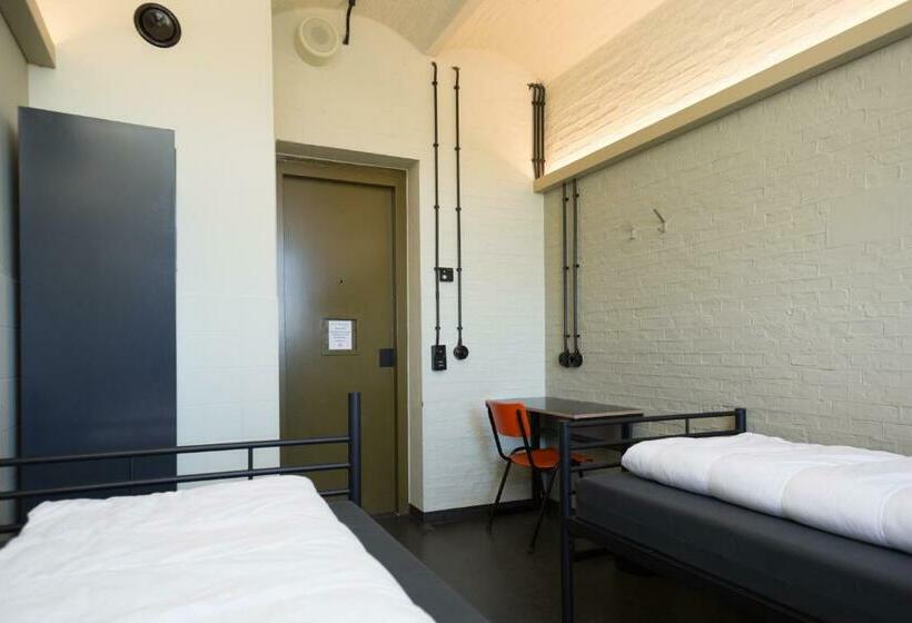 带共用浴室的标准房间, Alibi Hostel Leeuwarden