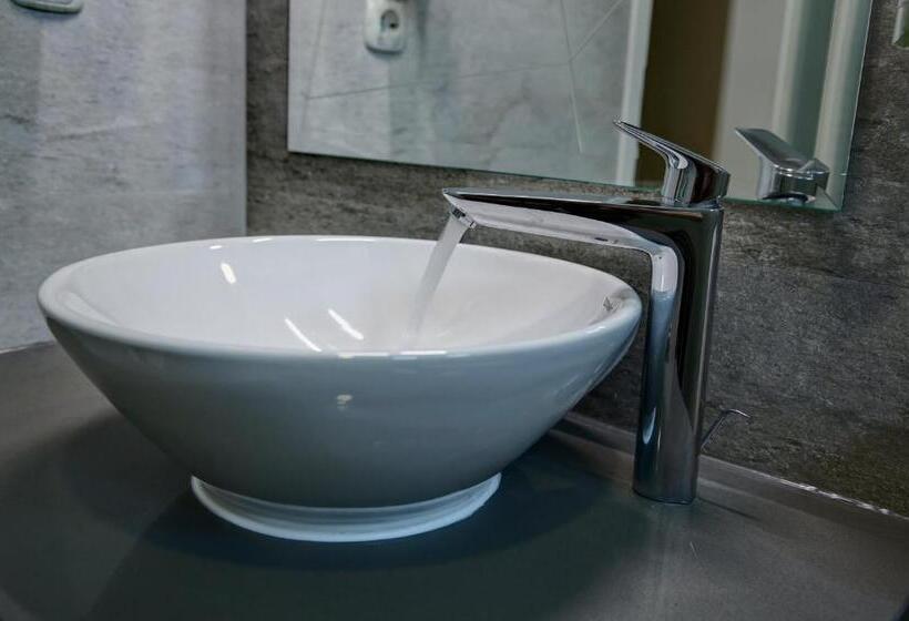 Standard Room, Gorenje