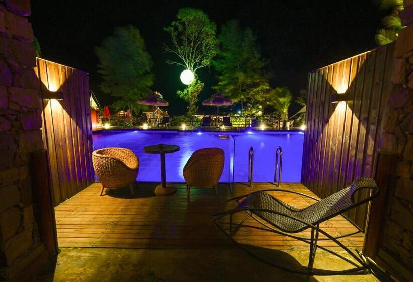 اتاق استاندارد با تخت بزرگ, Homeward Mountain Resort