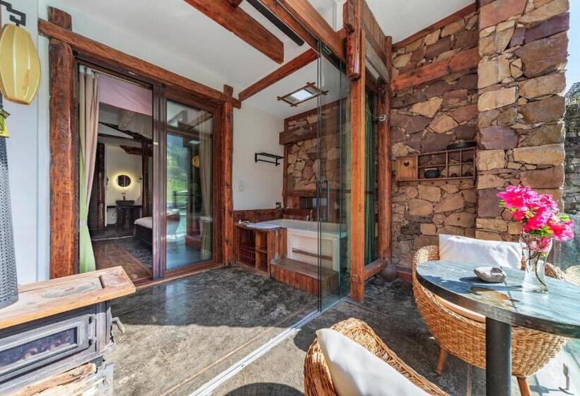 اتاق استاندارد با تخت بزرگ, Homeward Mountain Resort