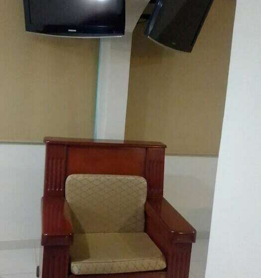 수피리어 스위트, Latino