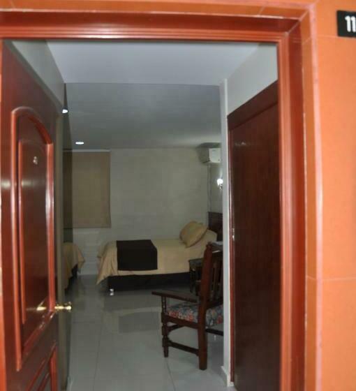 패밀리 룸, Latino