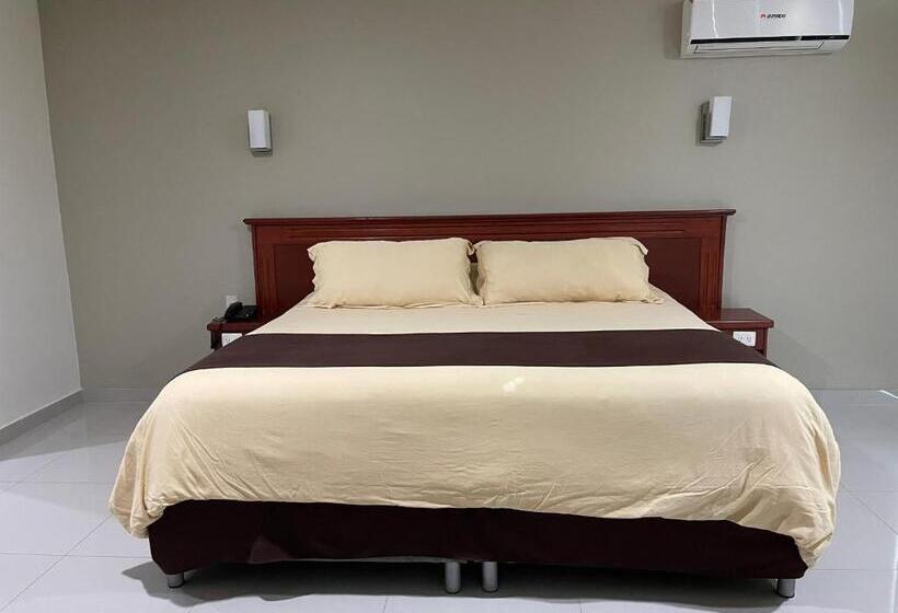 주니어 스위트, Latino