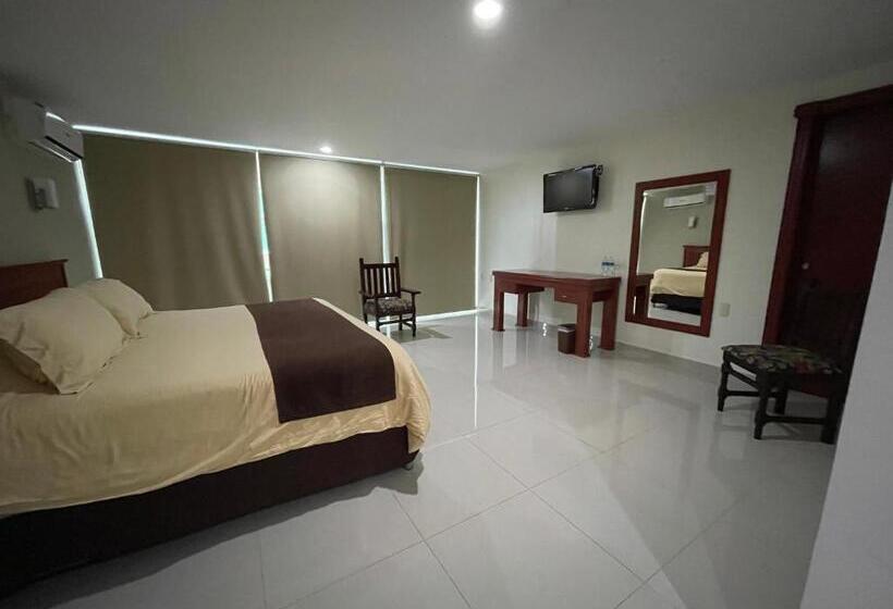 스탠다드 발코니 룸, Latino