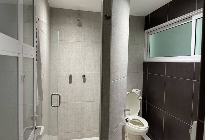 주니어 스위트, Latino