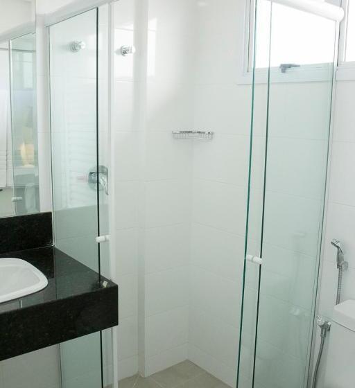 غرفة قياسية فردية, Real Executive