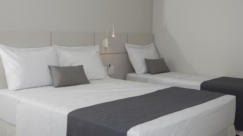 غرفة قياسية ثلاثية, Real Executive