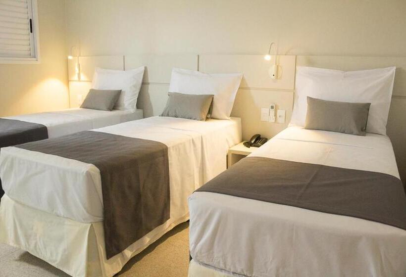 غرفة قياسية ثلاثية, Real Executive