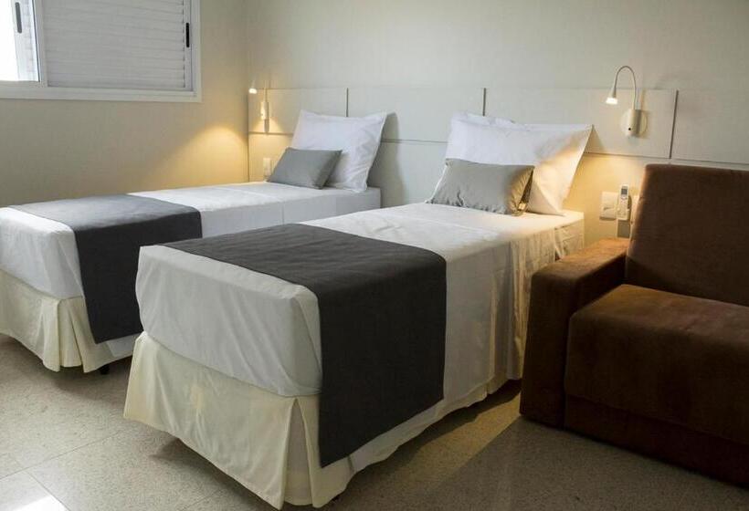 غرفة قياسية, Real Executive