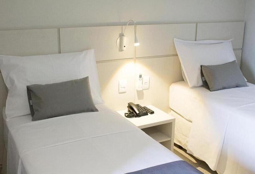 غرفة قياسية, Real Executive