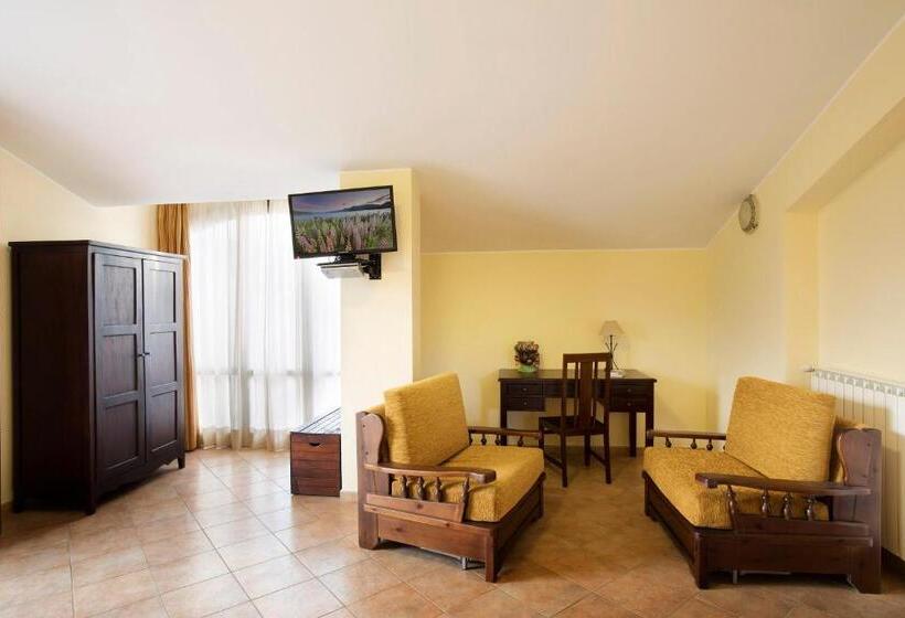 带阳台标准四人间, Terra Degli Elimi