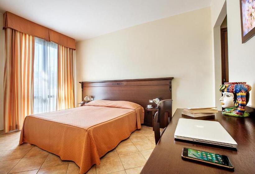 标准间带阳台, Terra Degli Elimi