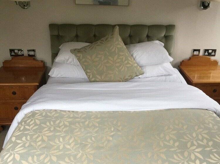 חדר סטנדרט, The Pines