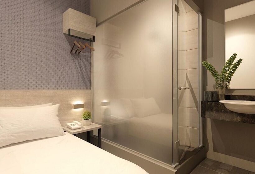 חדר יחיד בסיסי, The Square