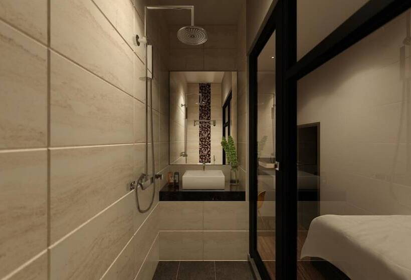 חדר סטנדרט יחיד, The Square