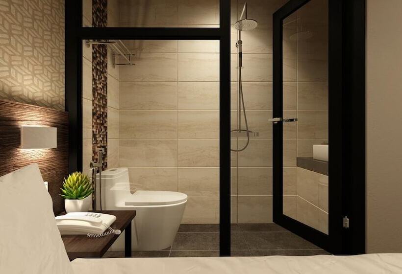 חדר סטנדרט יחיד, The Square