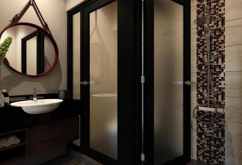 חדר משפחתי, The Square