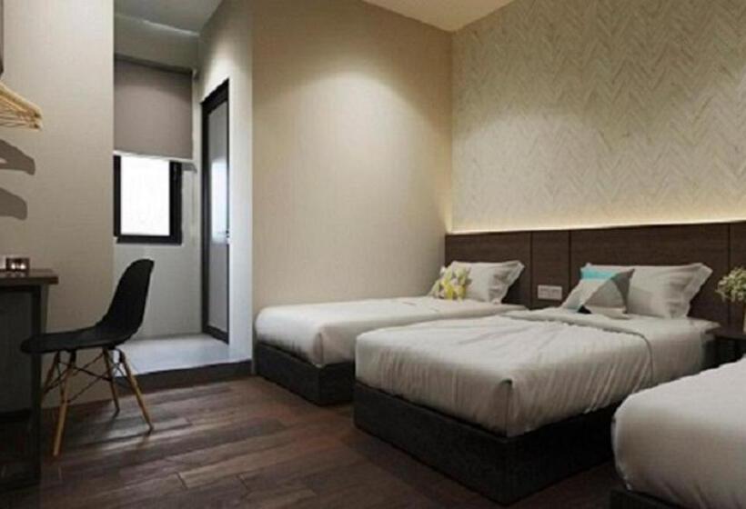 חדר סטנדרטי לשלושה עם נוף, The Square