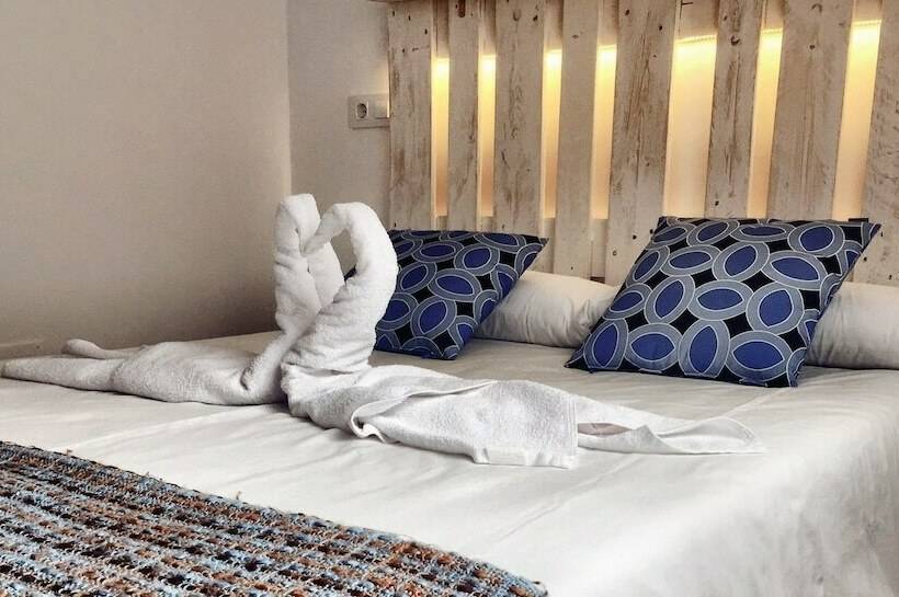 Номер Стандарт, Hostal Ciempozuelos, Cerca Del Parque Warner Y Madrid