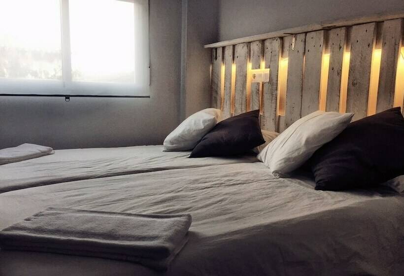 Номер Стандарт, Hostal Ciempozuelos, Cerca Del Parque Warner Y Madrid