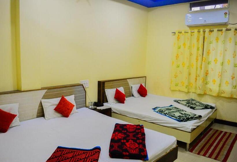 غرفة قياسية رباعية, Bholenath Palace Infront Of Mahakal Temple