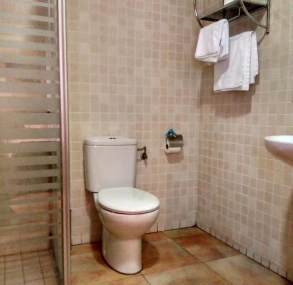 اتاق استاندارد سه نفره, Camino De Las Bardenas