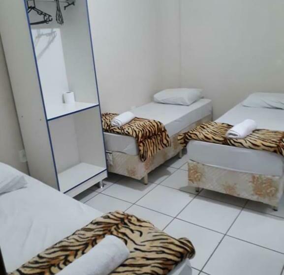 חדר בסיסי לשלושה, Divino Pai Eterno