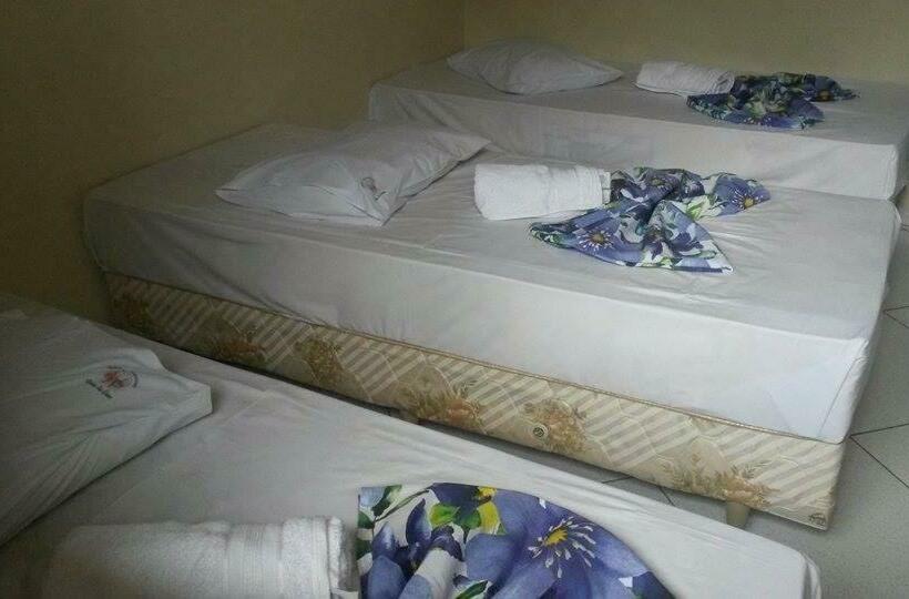 חדר בסיסי לשלושה, Divino Pai Eterno