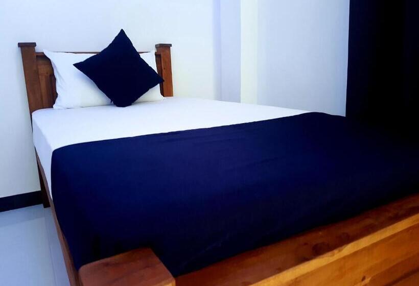 Habitació Triple Estàndard, Natraj Guest House