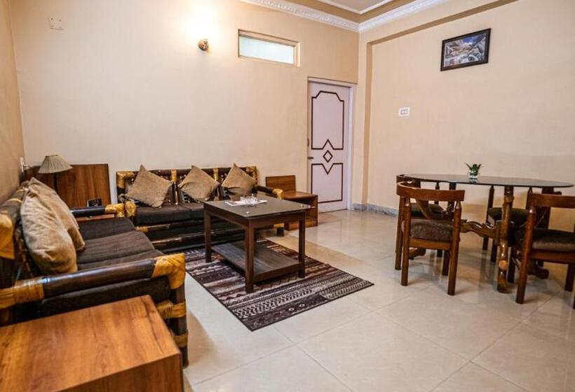 디럭스 스튜디오, Sonar Bangla Tarapith