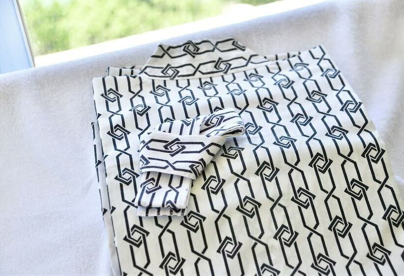 Номер Стандарт, South Island